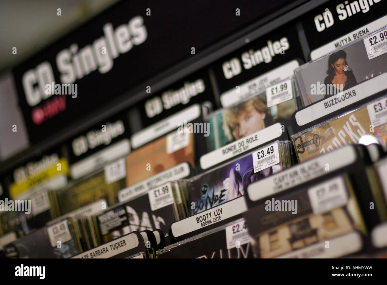 CD singles forsale in HMV Oxford Street London Foto Stock