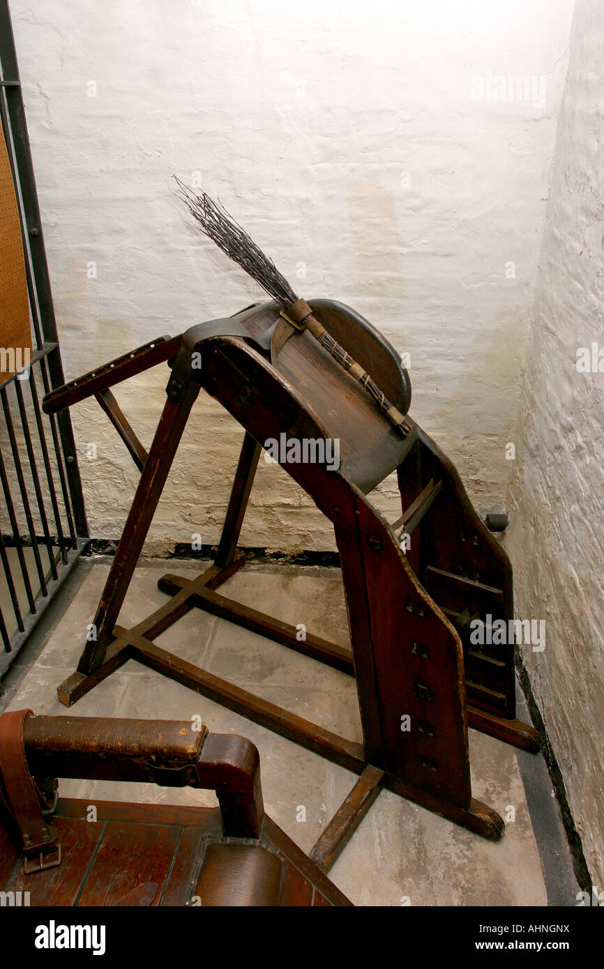 Regno Unito Yorkshire Ripon St Marygate Casa del museo di correzione Leeds birching sgabello Foto Stock