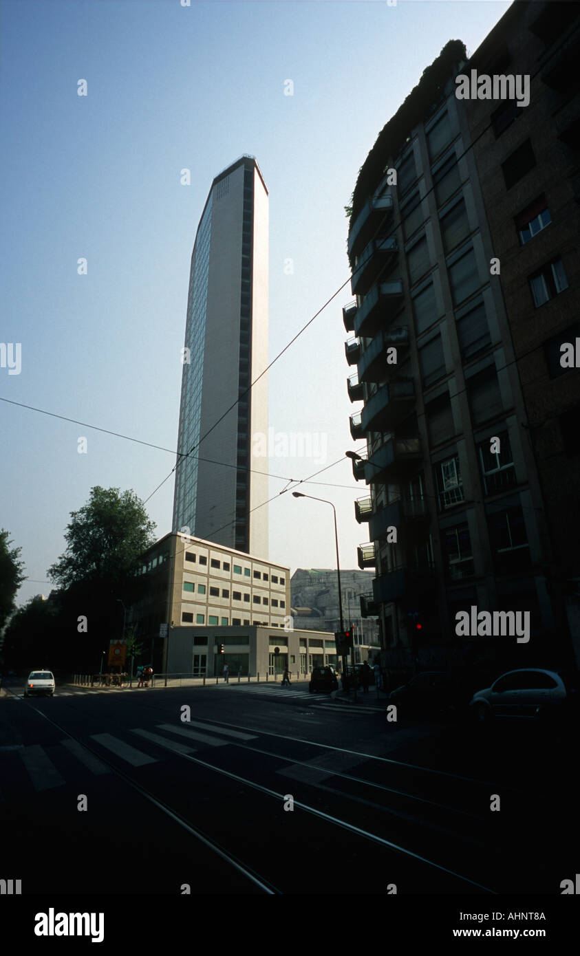 Milano Italia la torre di Pirelli Foto Stock