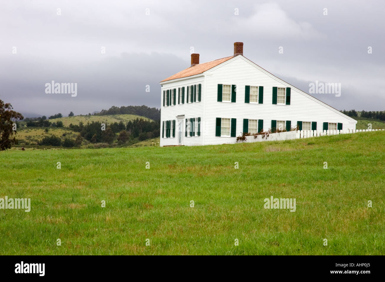 La storica casa di James Johnston si trova a Half Moon Bay, California. A volte si è rifefred a come la Casa Bianca di Half Moon Bay. Foto Stock