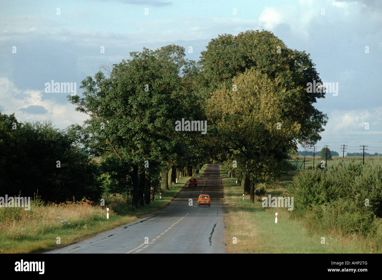 Un Fiat polacca 126p su una strada di campagna, Polonia Foto Stock