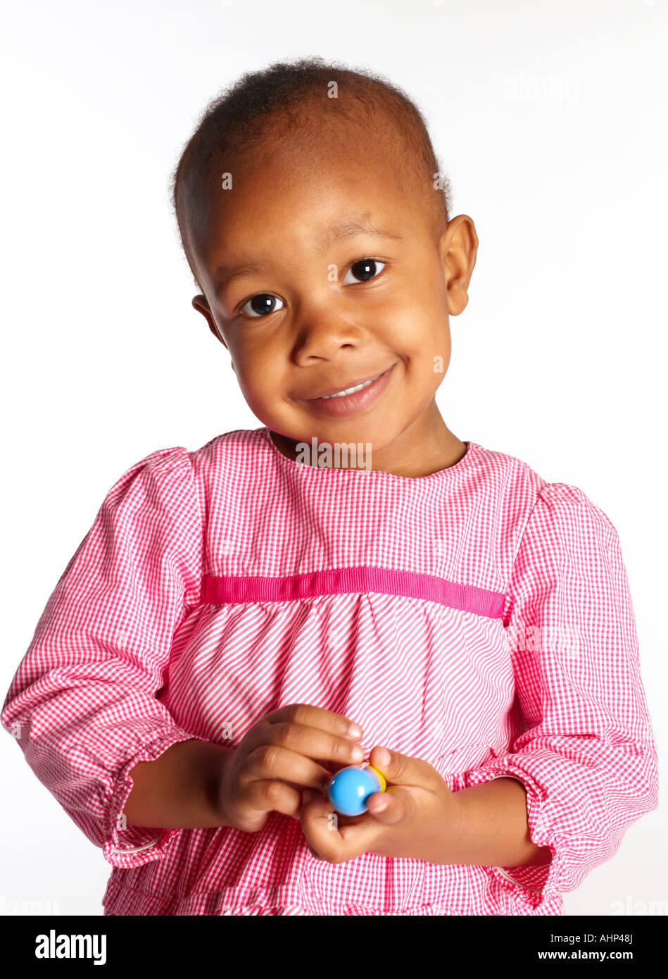 Ragazza 3-5 bambini ragazza giovane bambino sorriso sorridente americano africano Foto Stock