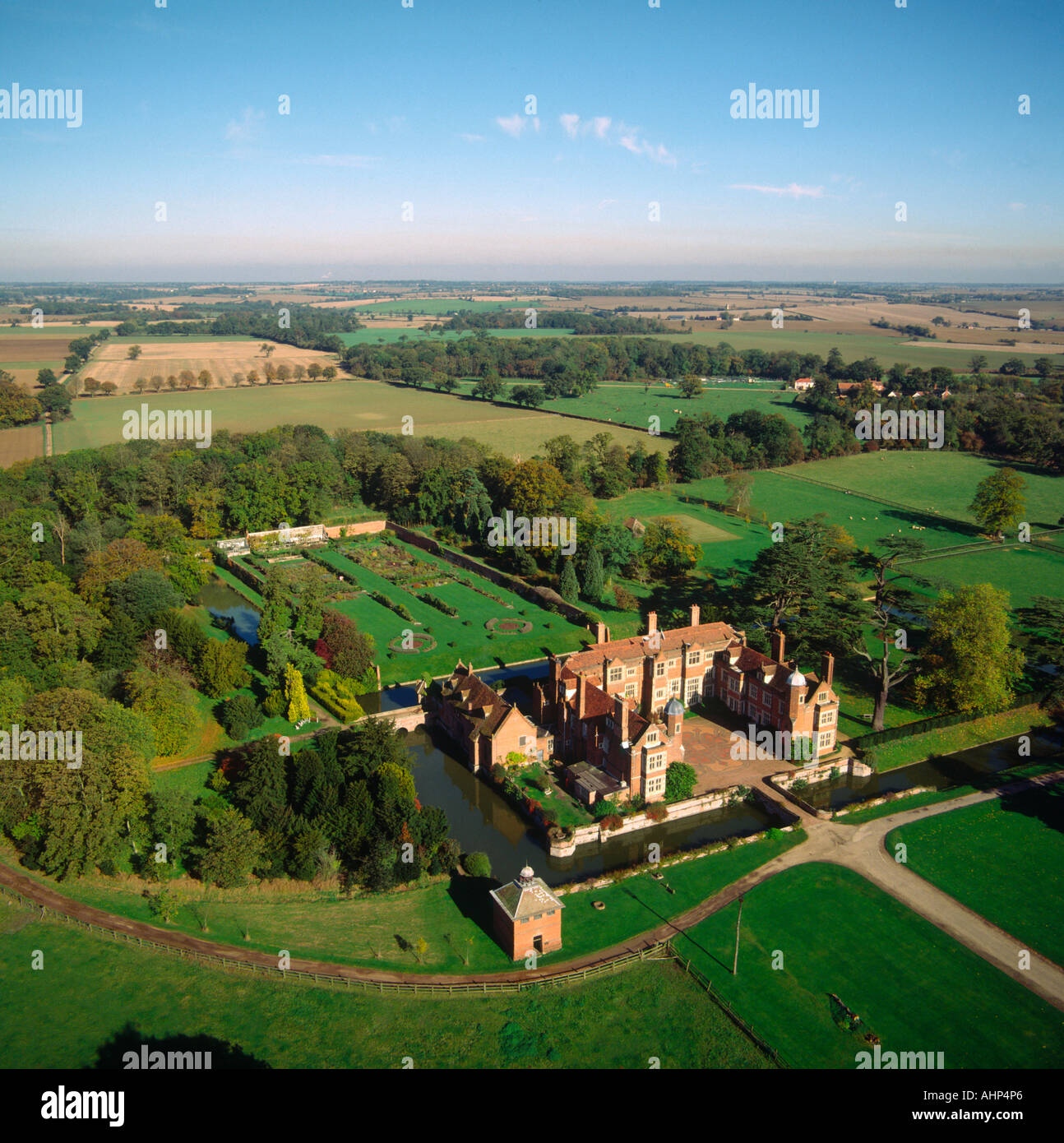 Kentwell Hall Tudor moated manor casa Suffolk vista aerea Foto Stock