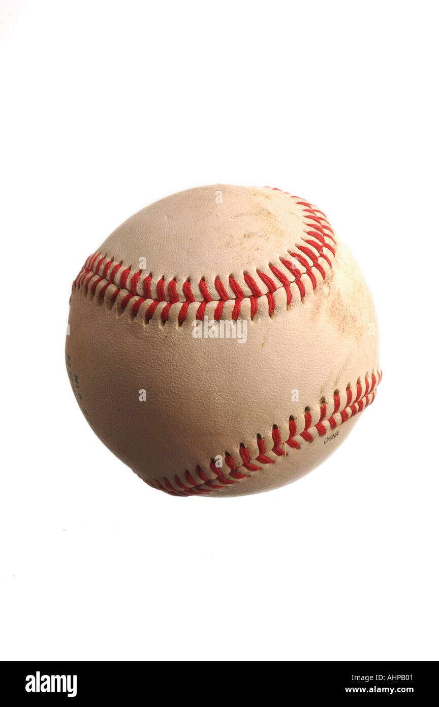 Indossato il baseball in pelle con cuciture e sfondo bianco "cut-out' Foto Stock