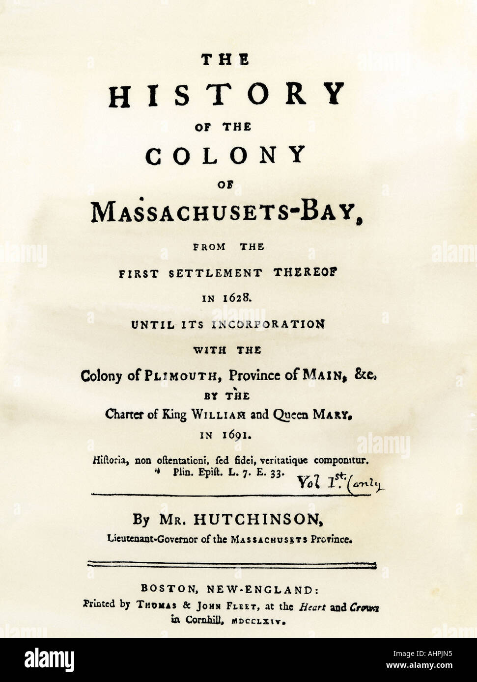 Titolo pagina di Thomas Hutchinson Storia della colonia di Massachusetts Bay pubblicato nel 1764. Xilografia con un lavaggio ad acquerello Foto Stock