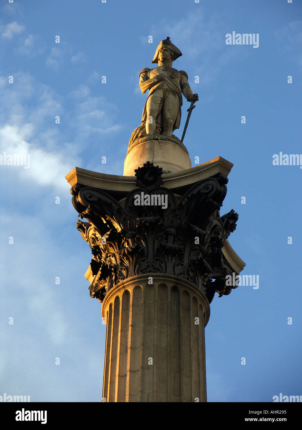 Lord Nelson statua Trafalgar Square Londra Inghilterra REGNO UNITO Foto Stock