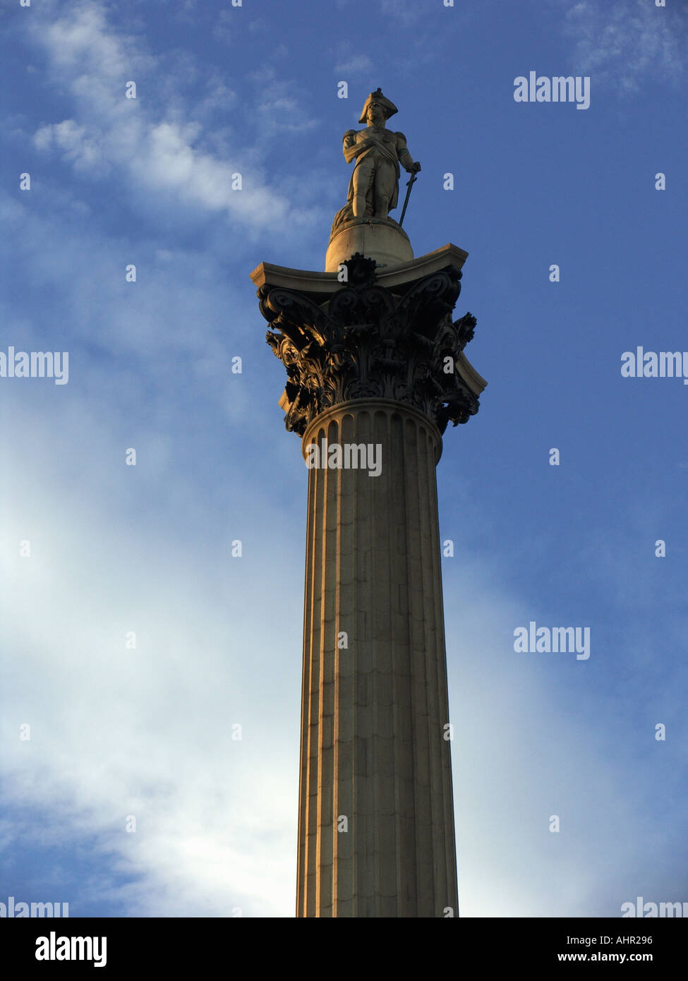 Lord Nelson statua Trafalgar Square Londra Inghilterra REGNO UNITO Foto Stock