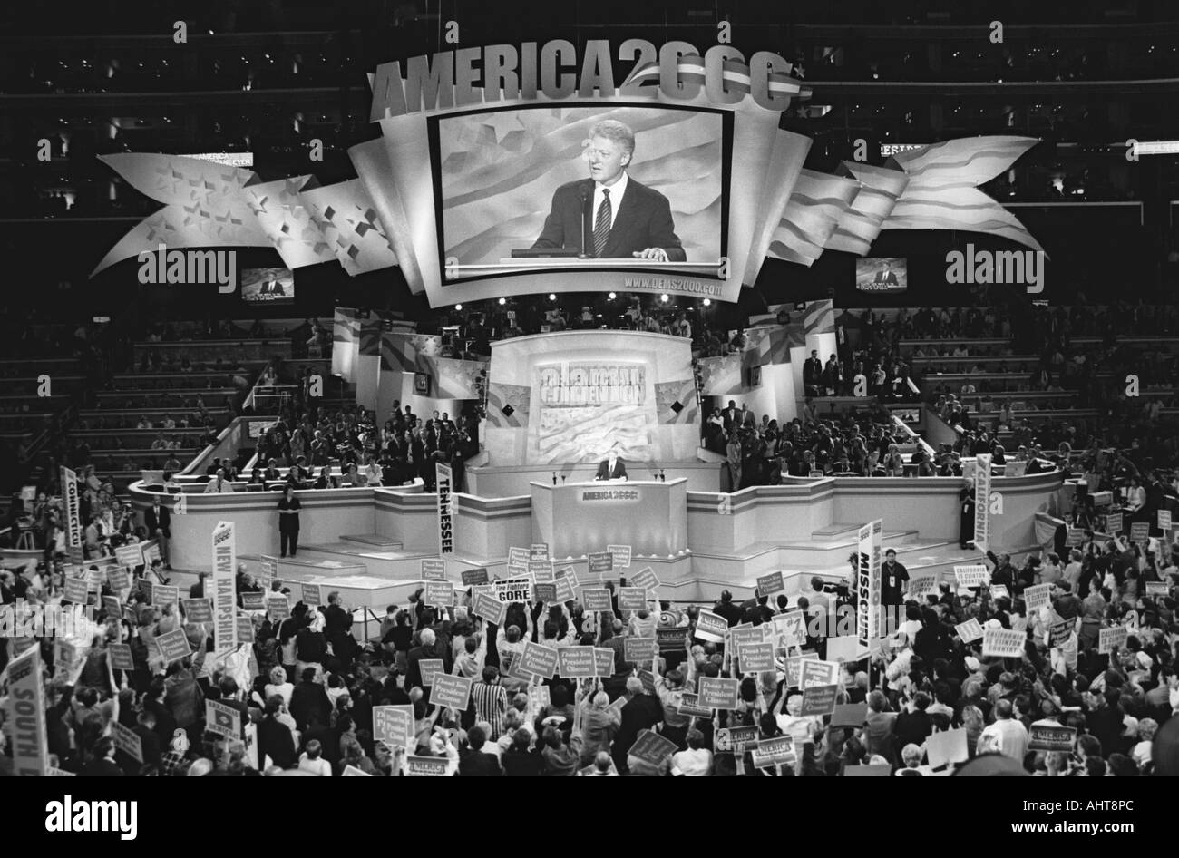 Convention democratica a Staples Center ex Presidente Bill Clinton s discorso di commiato di 2000 Los Angeles CA Foto Stock