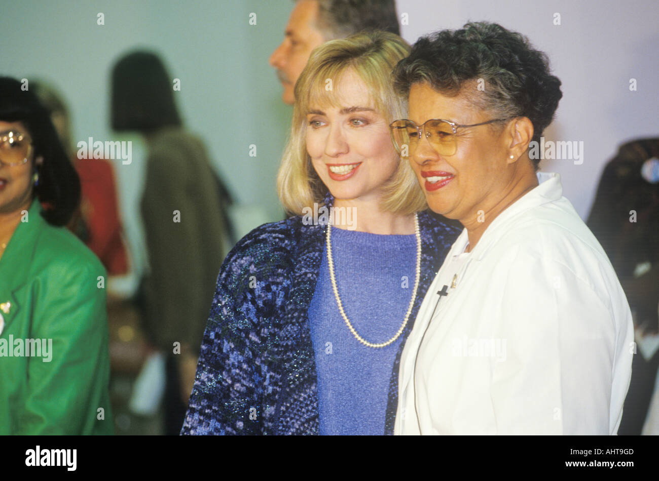 Hillary Rodham Clinton al Maxine Waters occupazione centro di preparazione nel 1992 in così centrale la Foto Stock