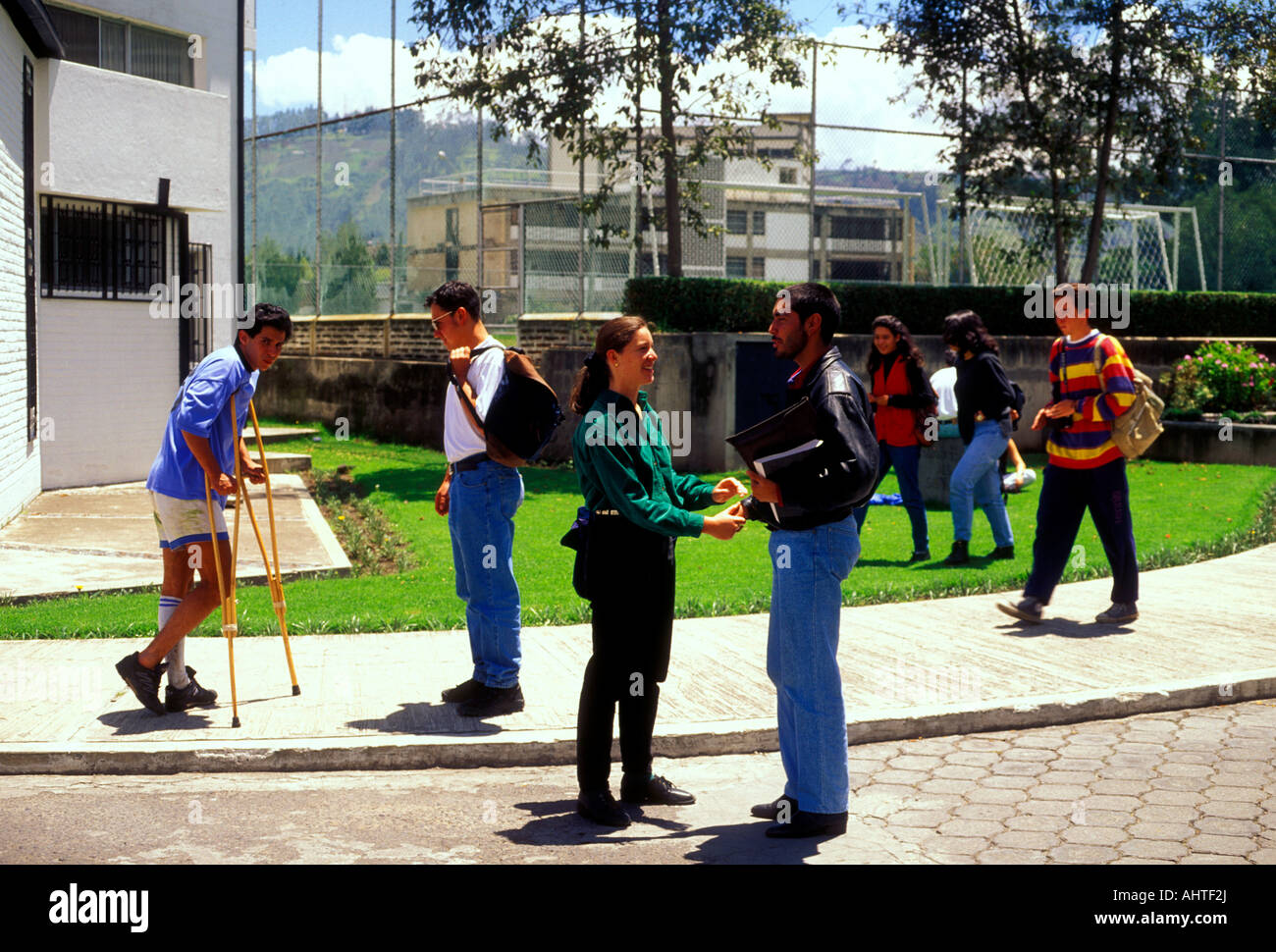 Gli studenti universitari, studenti universitari, studenti del campus, campus, università cattolica, città di Quito Pichincha provincia, ecuador, SUD AMERICA Foto Stock