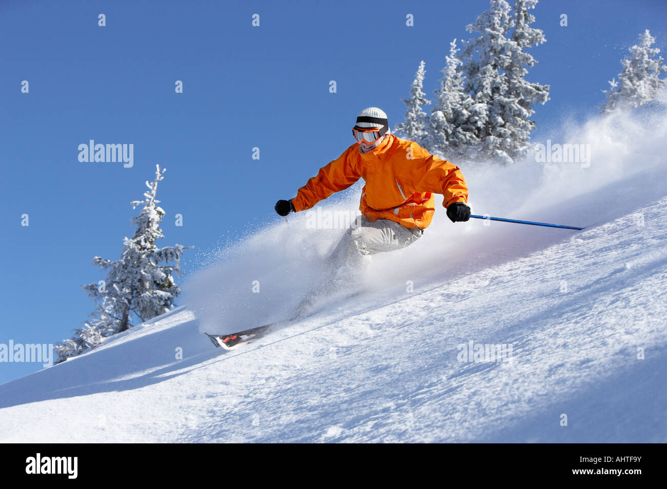Austria, Saalbach, uomo sci discesa Foto Stock