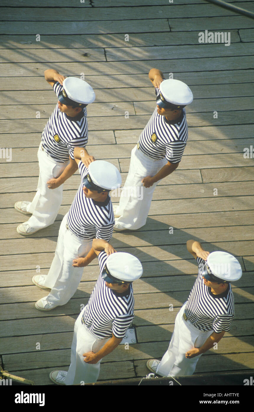 I marinai dal Messico s marina salute sul messicano Tall Ship New York City New York Foto Stock