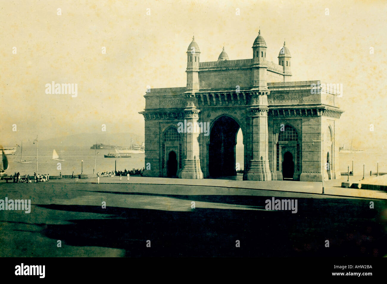 Gateway of India Colaba Apollo Bunder Bombay Mumbai India vecchia immagine indiana degli anni '1900 Foto Stock