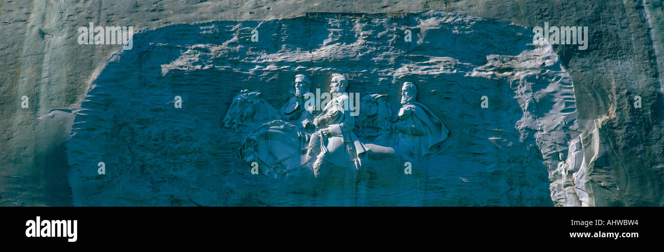 Questo è il confederato guerra civile Memorial Carving a Stone Mountain Park mostra Jefferson Davis Robert e Lee e Stonewall Foto Stock