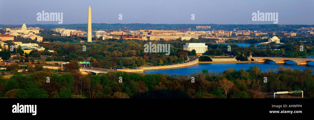 Questa è una vista aerea di Washington DC con il Jefferson Memorial U S Capitol il Monumento a Washington e il Lincoln Memorial il Foto Stock