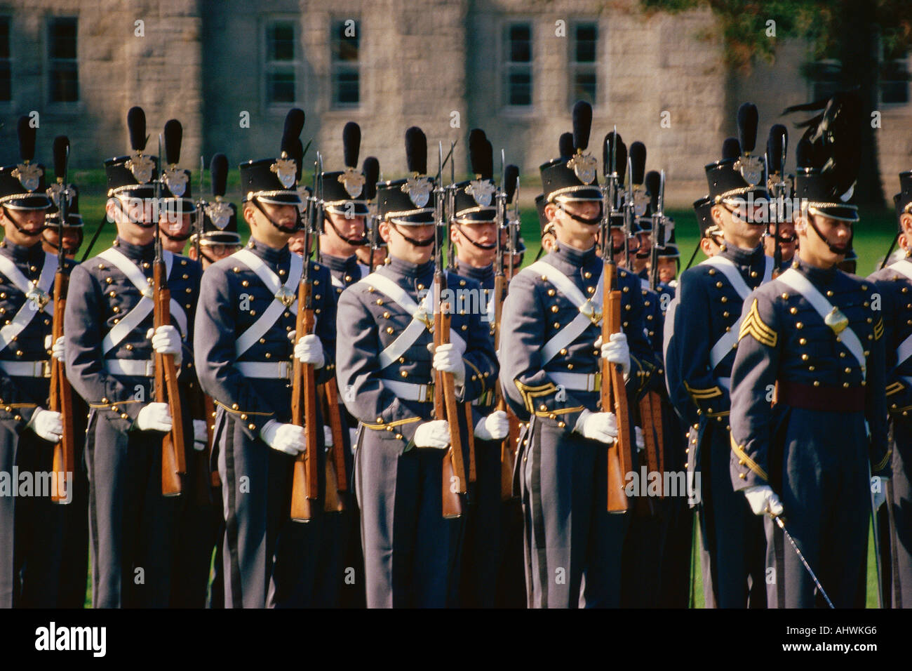 I soldati in piedi presso l'attenzione Militare di West Point Academy Foto Stock