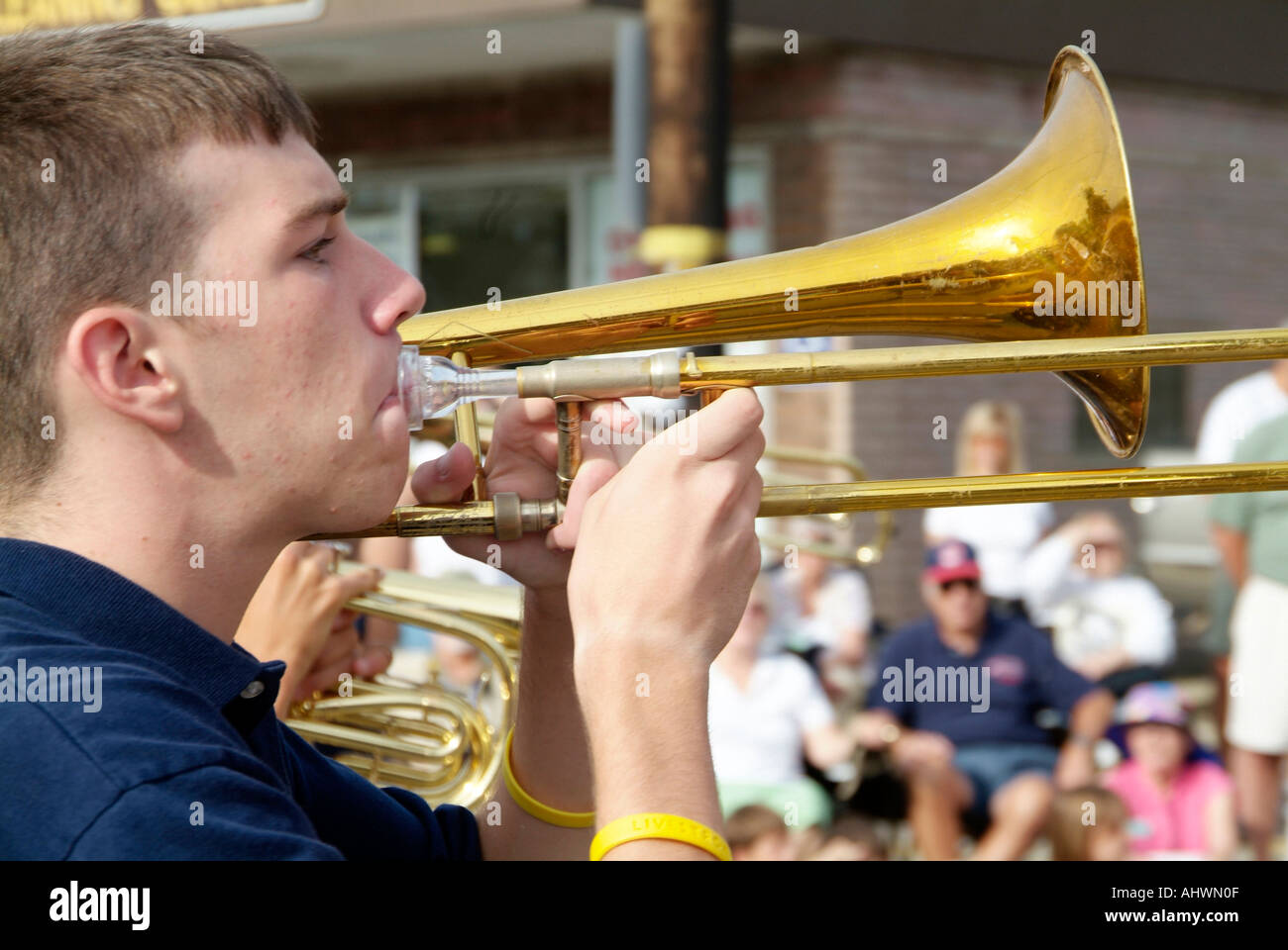 Twinsburg High School marching band partecipa in una sfilata Foto Stock