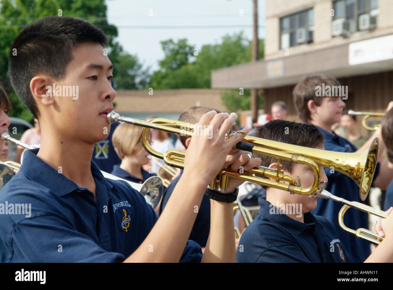 Twinsburg High School marching band partecipa in una sfilata Foto Stock