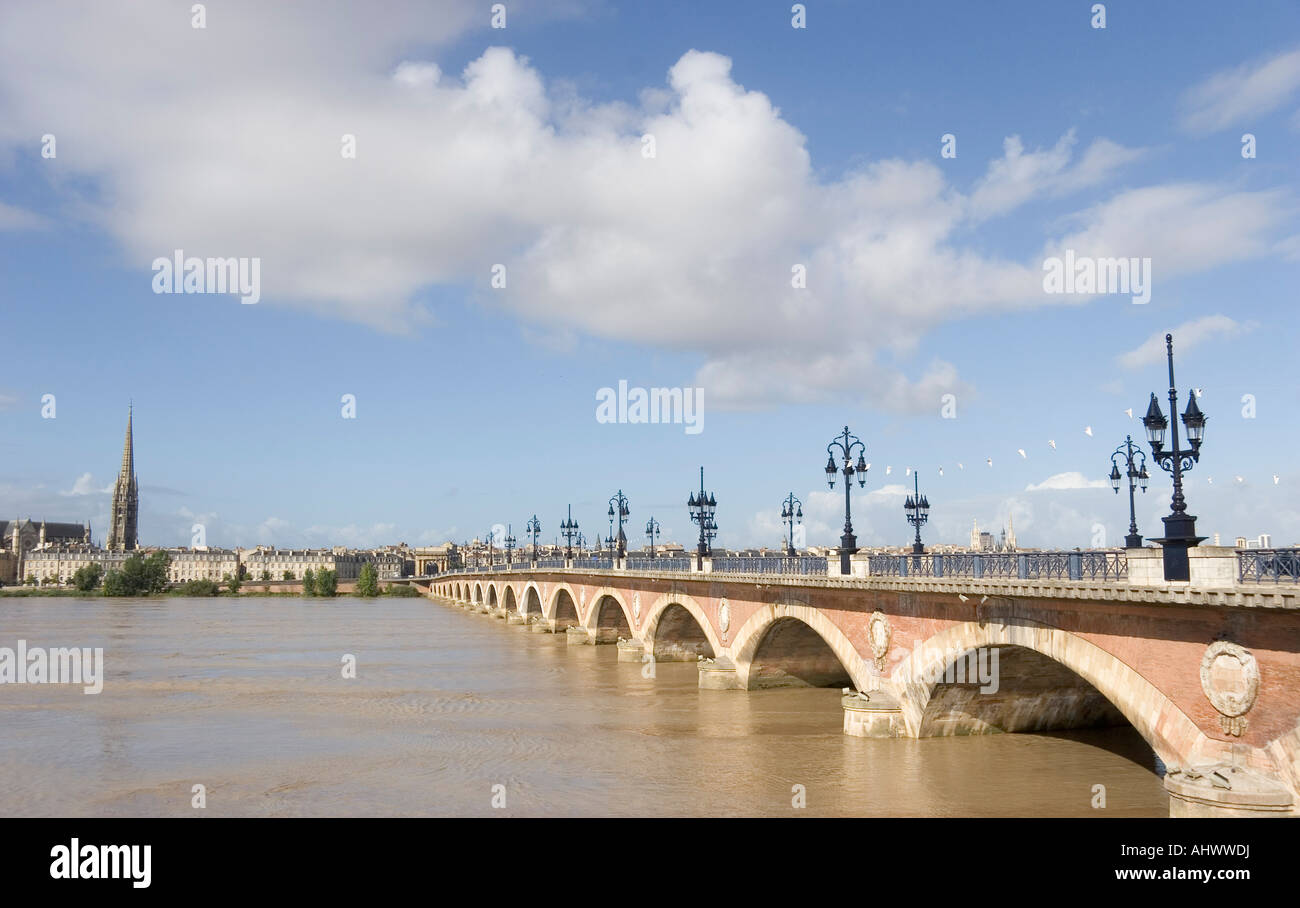 Pierre du Pont fue el primer Puente de Burdeos, construido por Napoleón Foto Stock