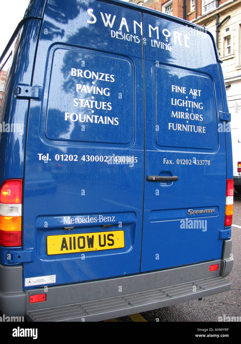 Vista posteriore della Mercedes Sprinter Van con divertente britannico piastra di licenza Foto Stock