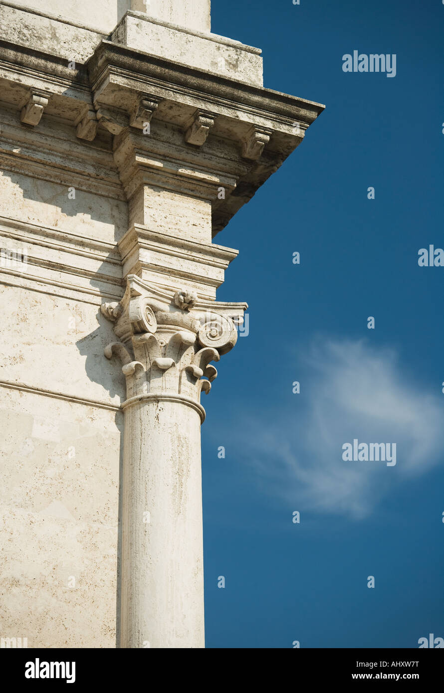 Close up della colonna sull arco di Costantino, Italia Foto Stock