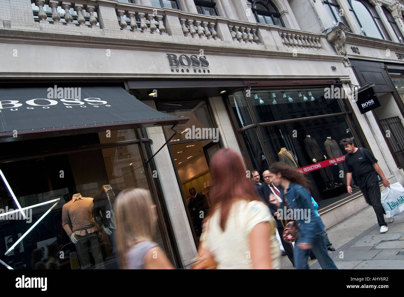 Hugo Boss abiti firmati store su Regent Street London Foto Stock