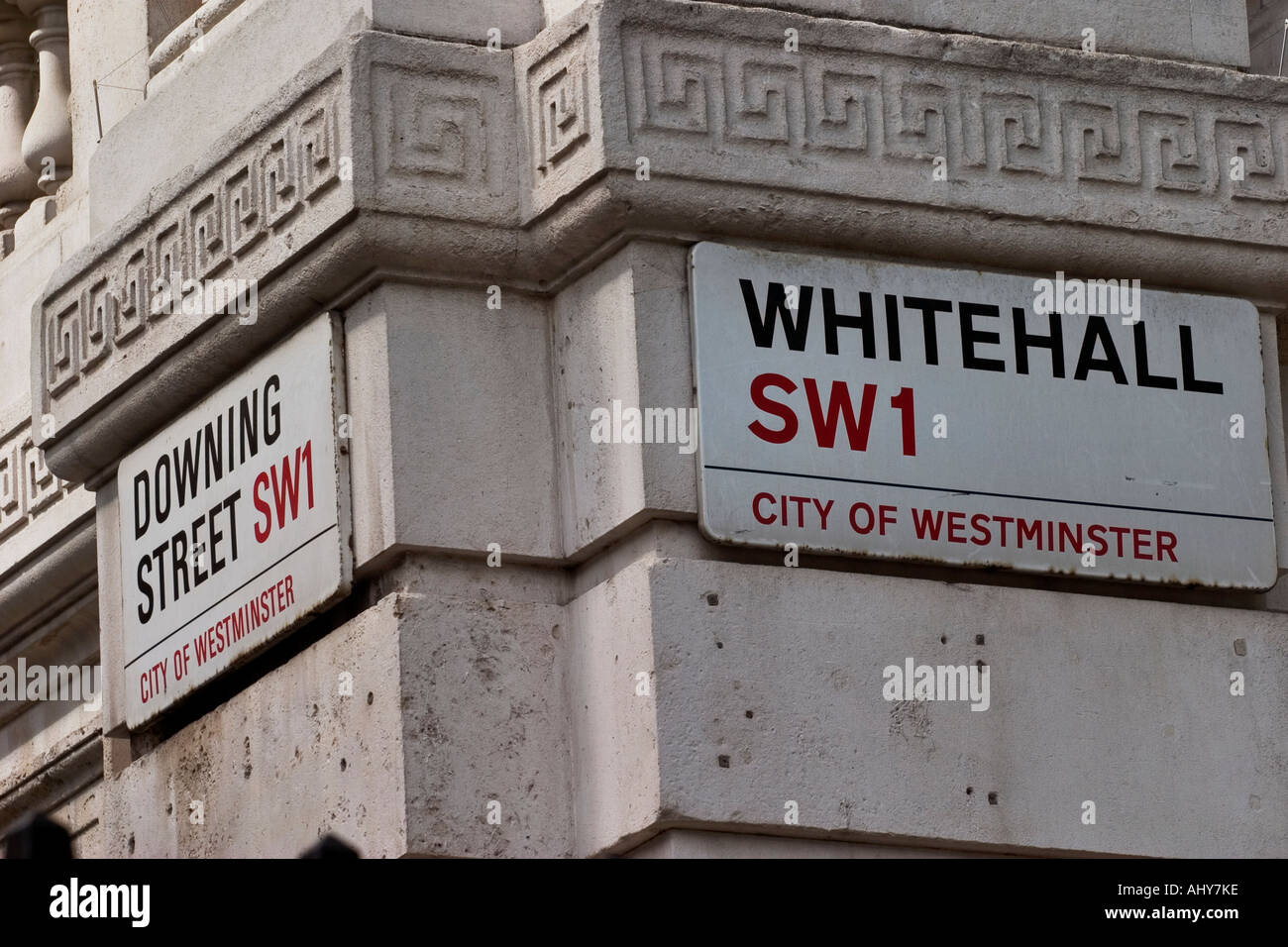 Whitehall e Downing Street Londra segni Foto Stock