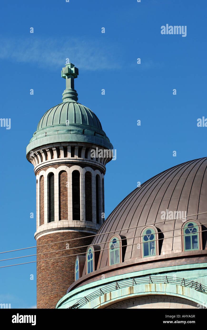 Chiesa ortodossa su Saint Urbain e Saint Viateur strade di Montreal Québec Canada Foto Stock
