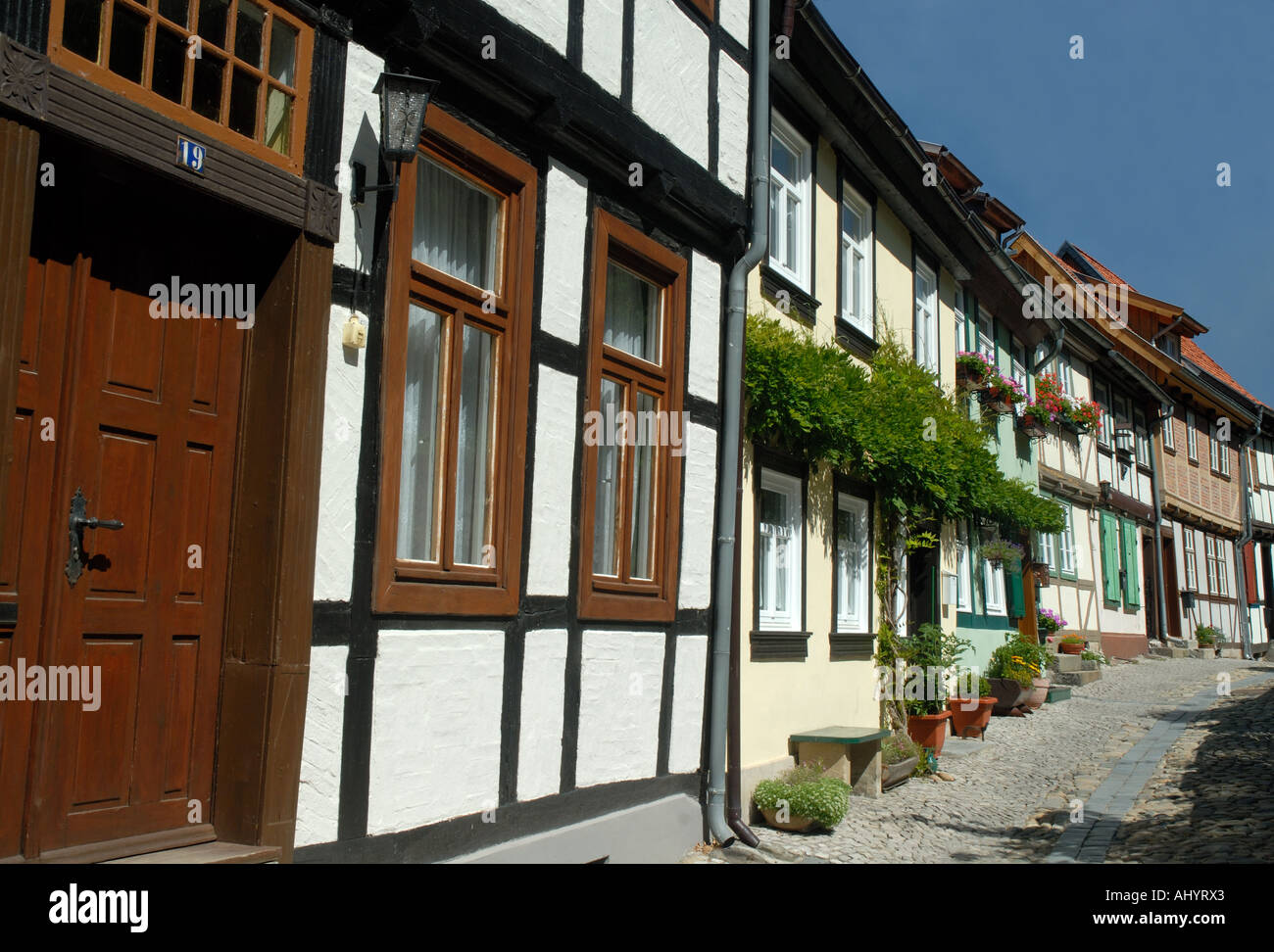 Fila di semi-case con travi di legno a Quedlinburg Foto Stock