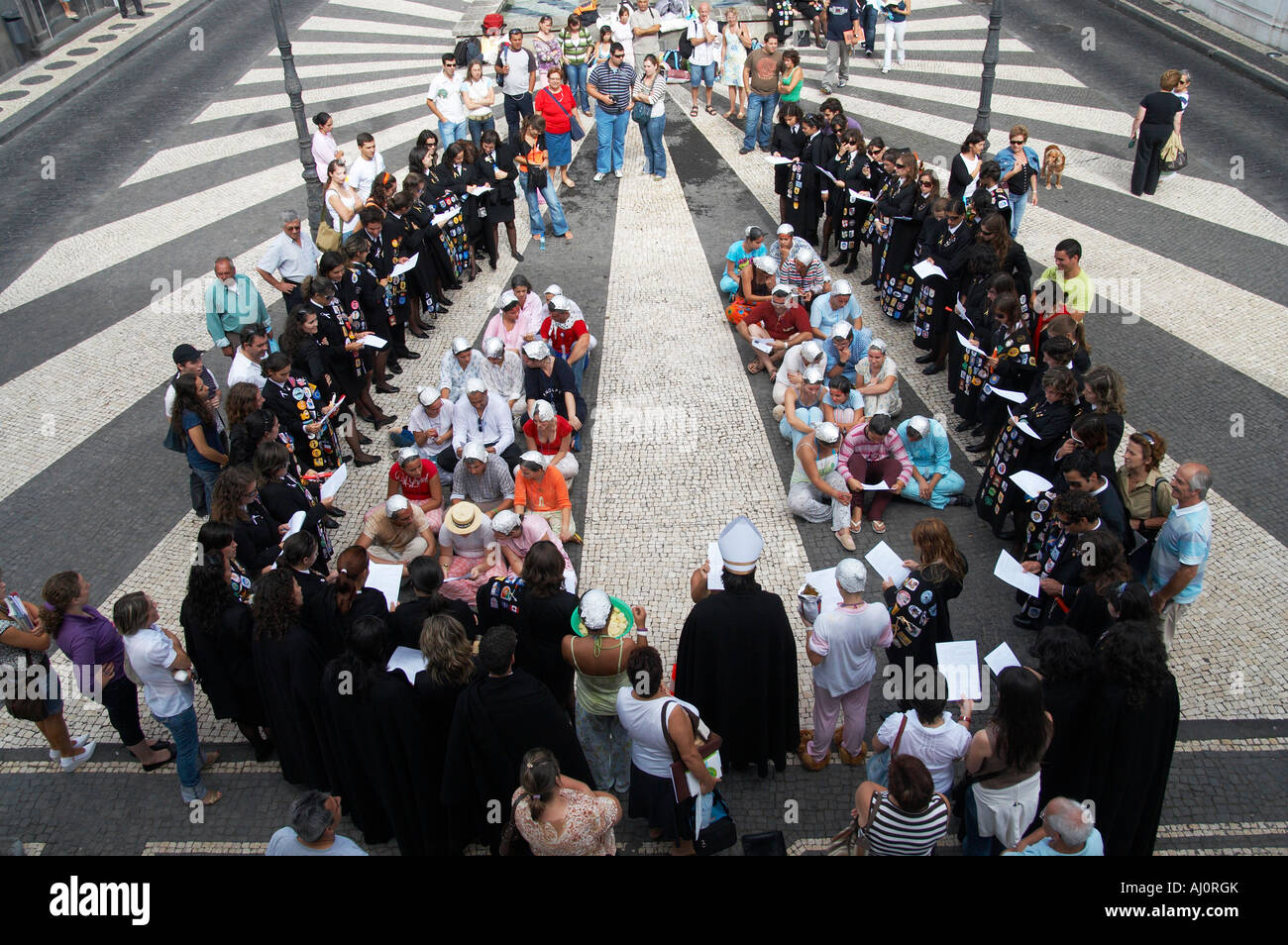 Primo anno di cerimonia di iniziazione degli studenti universitari a Ponta Delgada, sull'isola di Sao Miguel, nelle Azzorre, Portogallo, Europa. Foto Stock