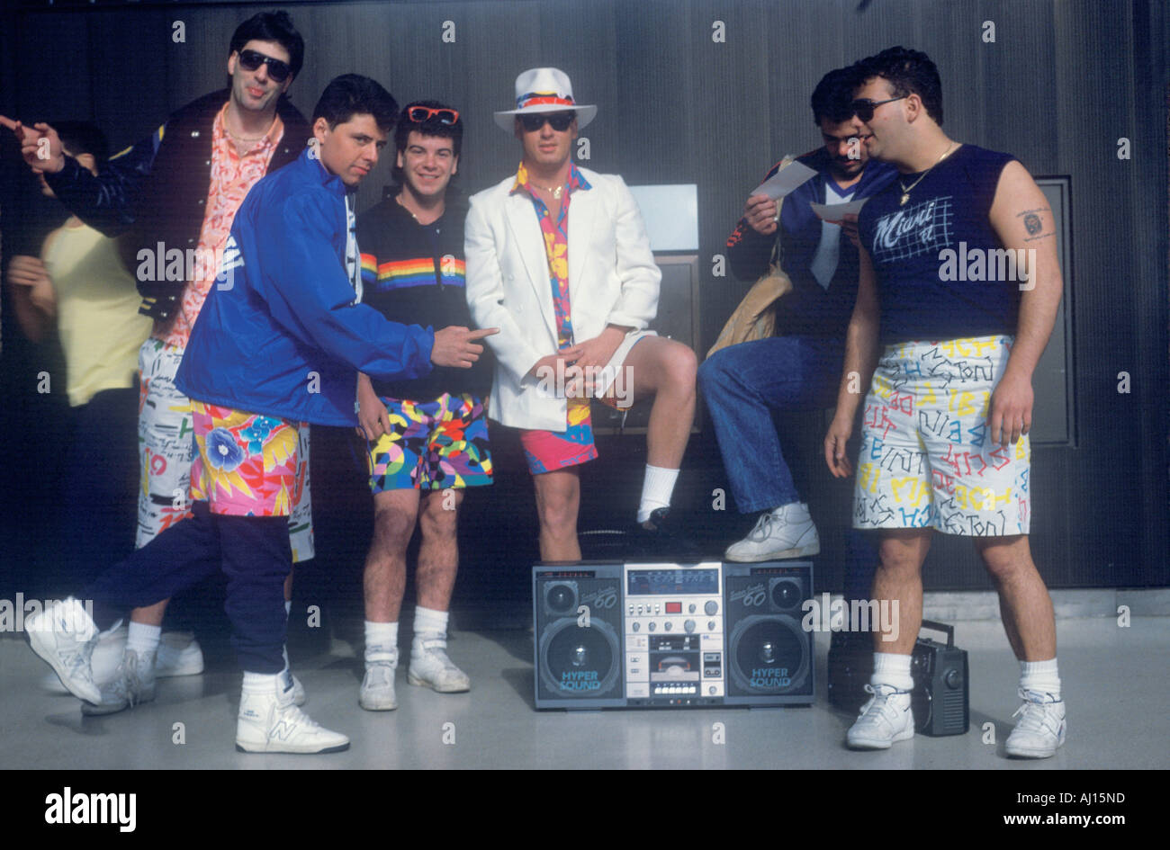 I giovani e la loro boom box di Newark New Jersey Foto Stock