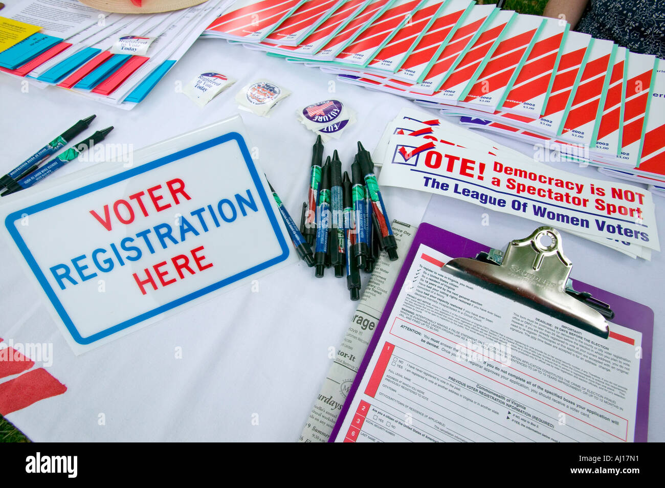 La registrazione degli elettori forme a promuovere la partecipazione dei cittadini a Thomas Jefferson s Monticello il 4 luglio 2005 per il nuovo American Foto Stock
