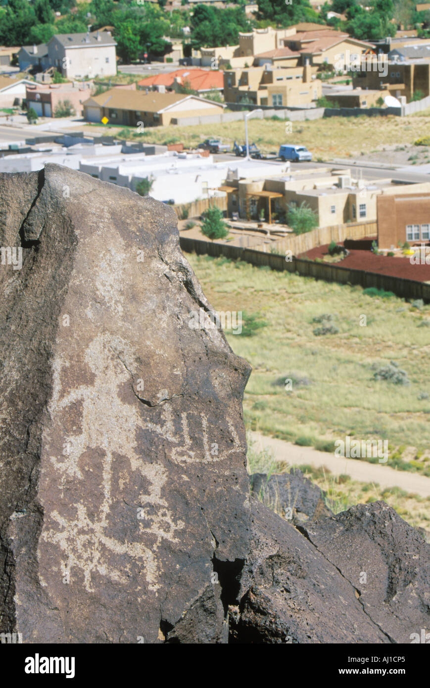 Antica petroglyph e sobborghi Albuquerque NM Foto Stock