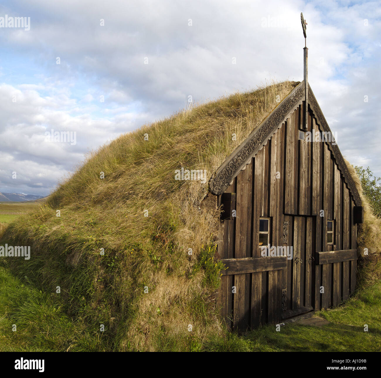 La vecchia chiesa di Grafarkirkja fatto di erba nei pressi del villaggio Gröf sulla penisola di Skagi Islanda Foto Stock