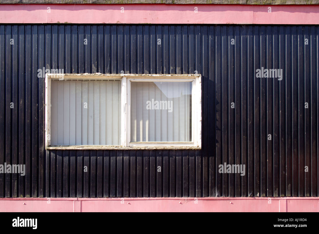 Moderno degli anni sessanta e prefabbricati facciata ondulata REGNO UNITO Foto Stock