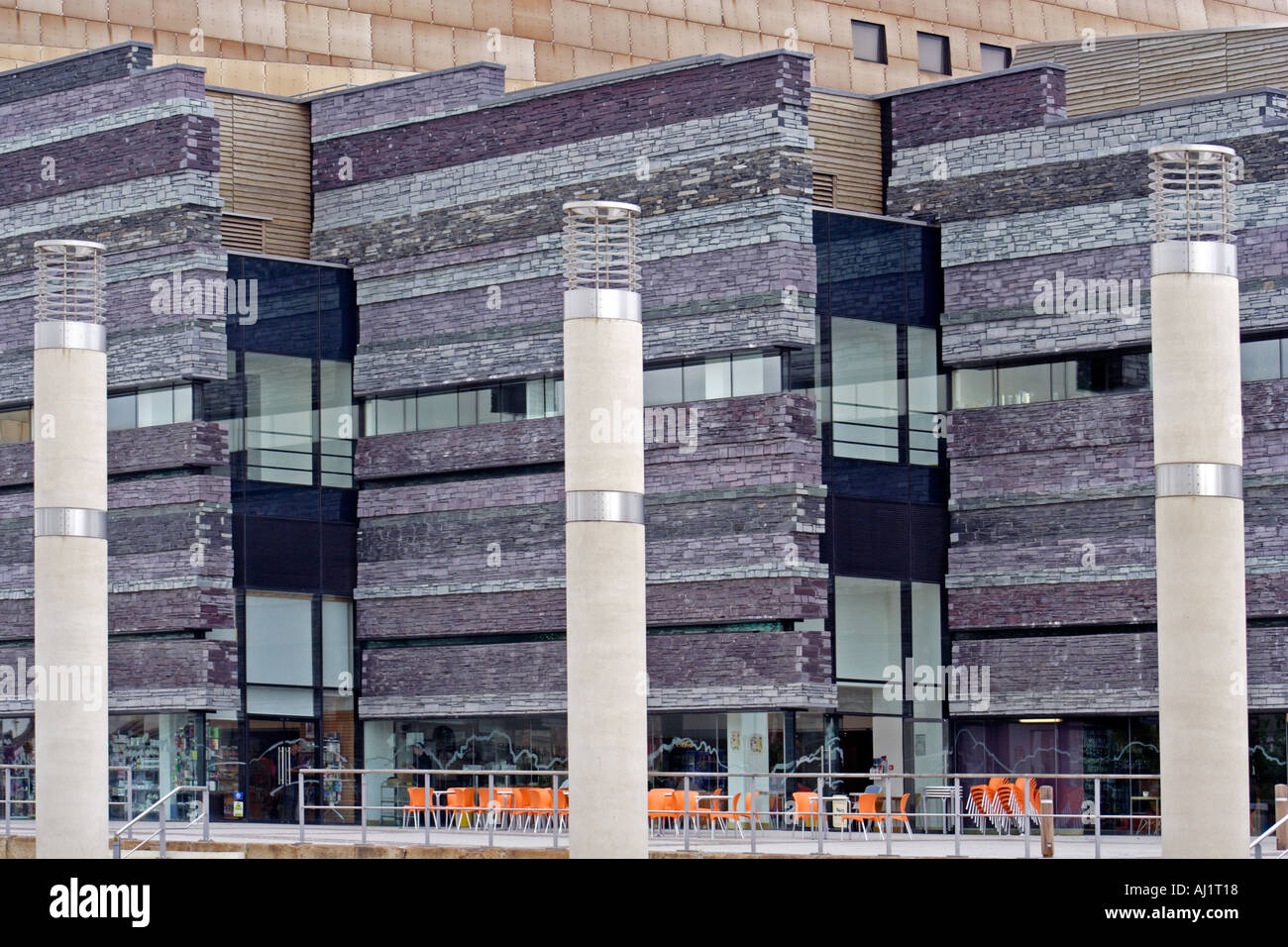 Facciata di ardesia per il Millenium Centre Cardiff Gran Bretagna Galles Foto Stock