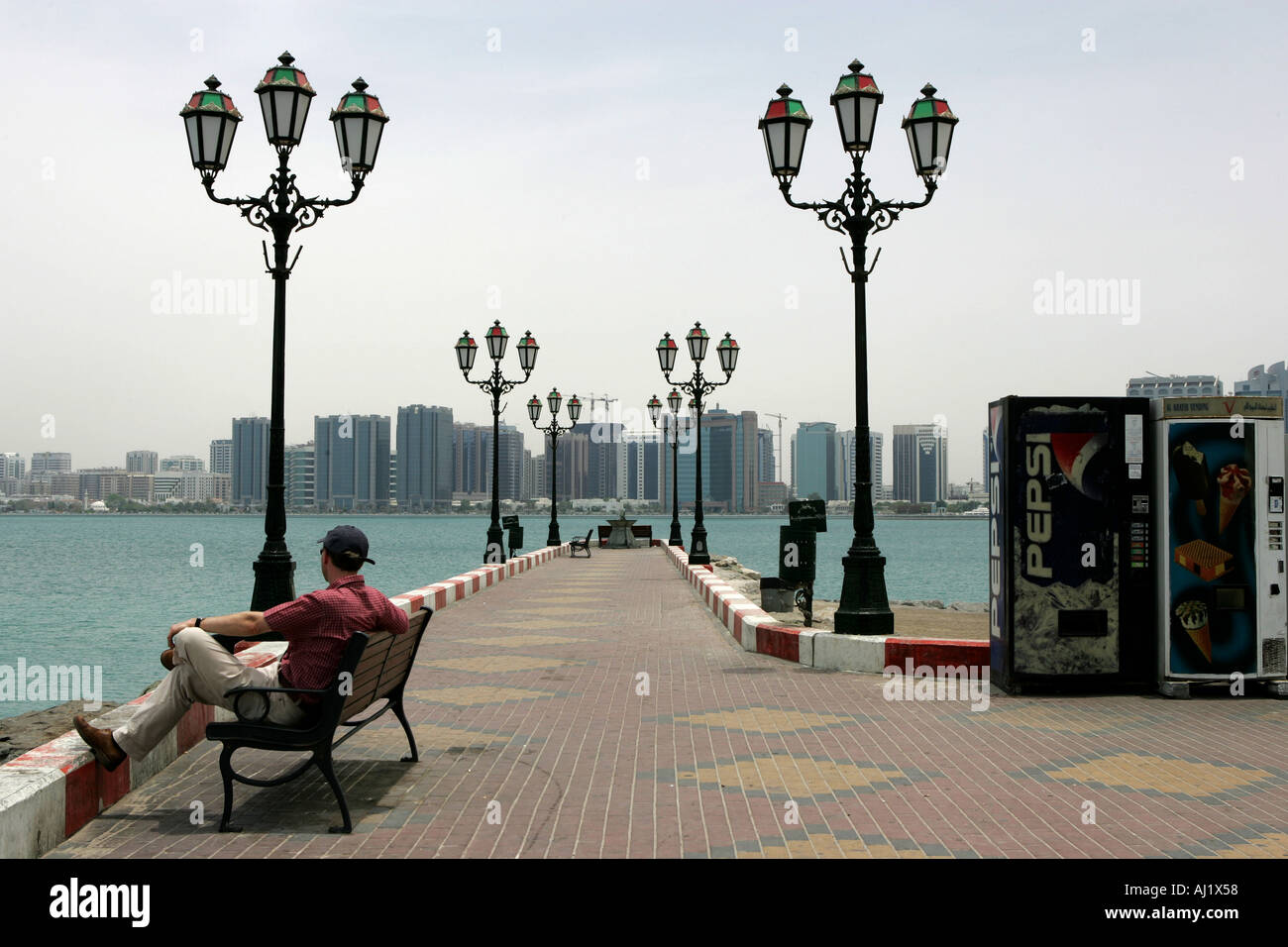 Corniche di Abu Dhabi skyline della città Foto Stock