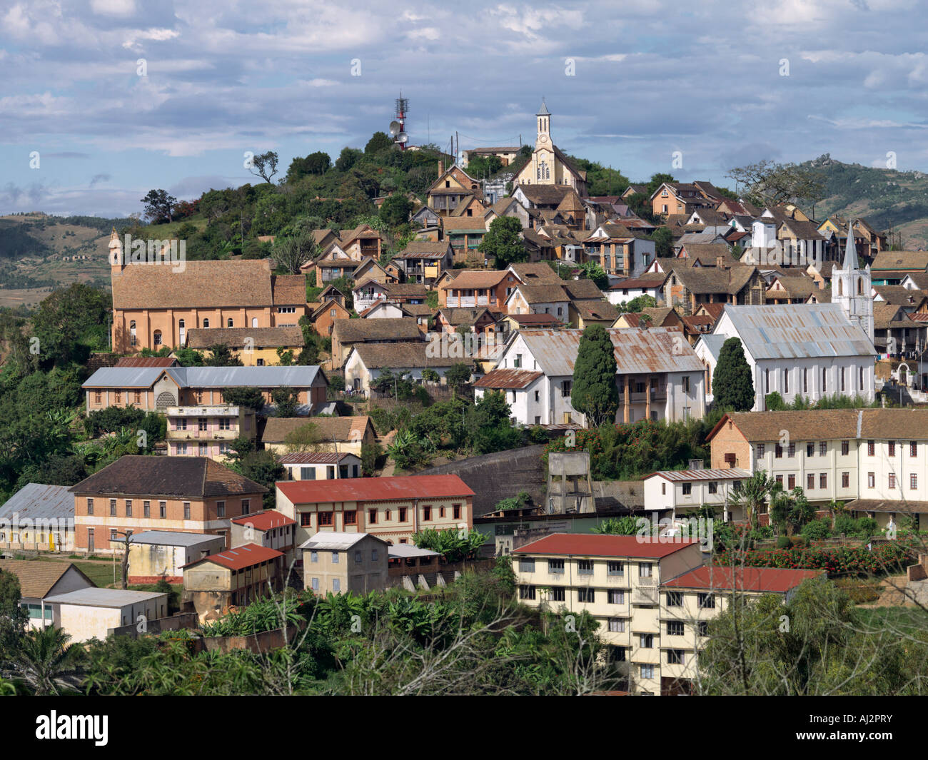 La vecchia città alta di Fianarantsoa con la sua pletora di chiese fu fondata nel 1830 come la capitale amministrativa Foto Stock