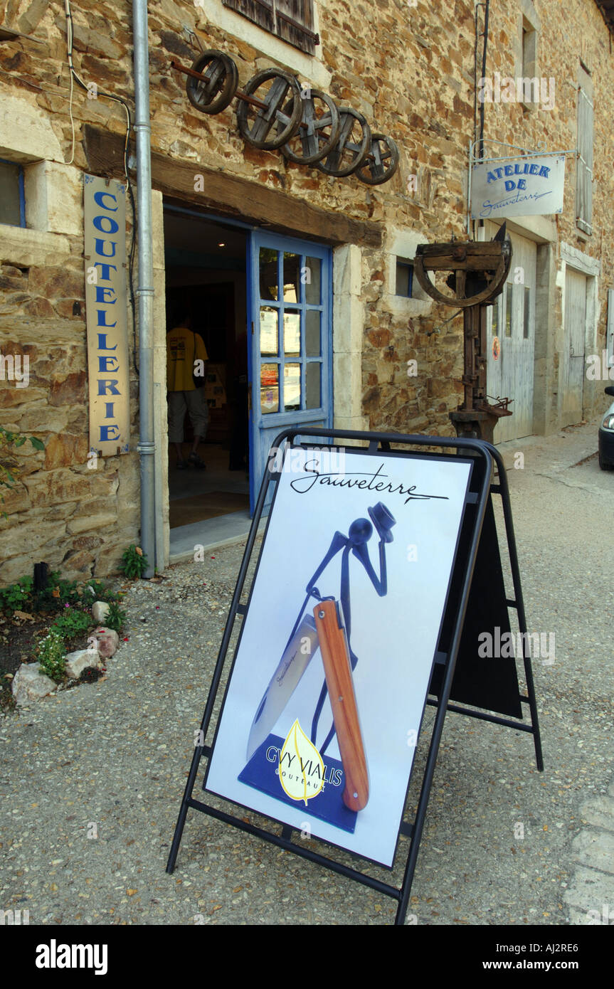 Laguiole coltello maker di la Bastide di Sauveterre de Rouergue in Aveyron Francia Foto Stock