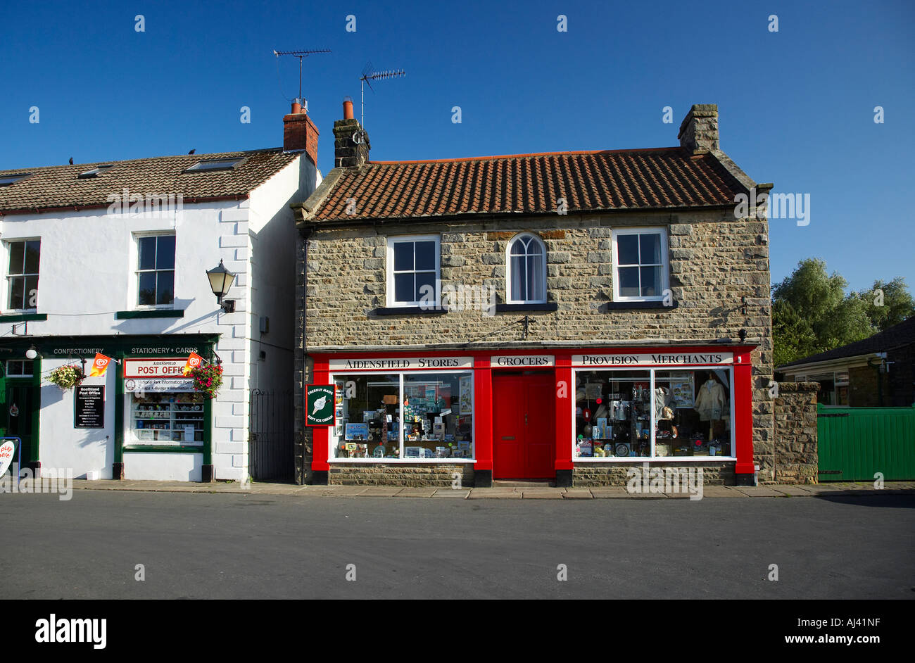 Negozi Aidensfield e Post Office Goathland North Yorkshire Moors Inghilterra Foto Stock