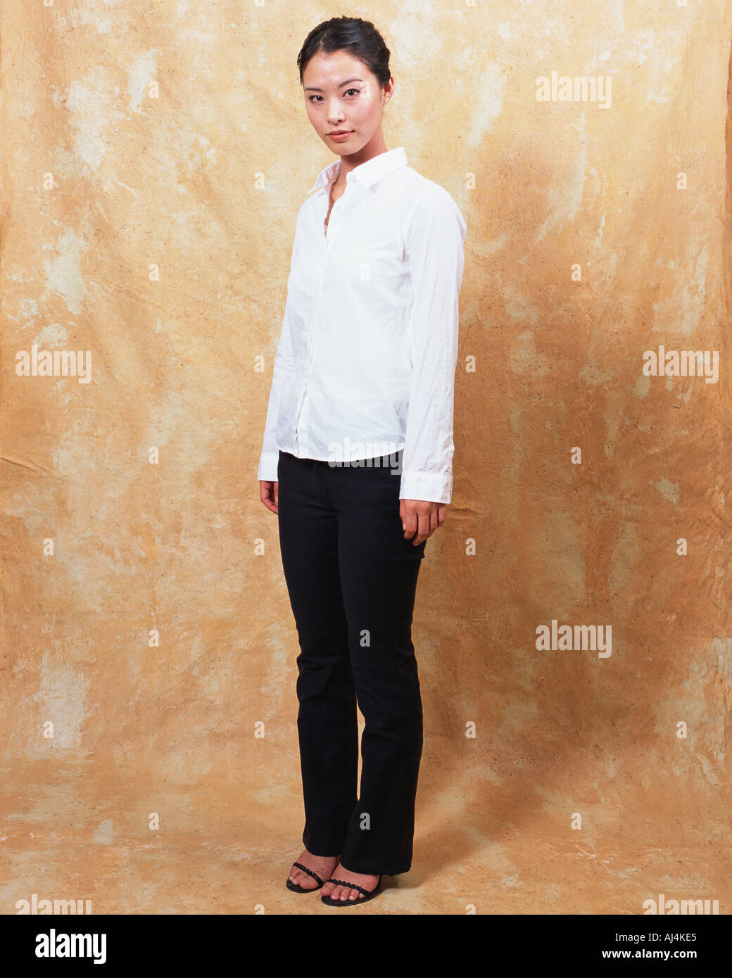 Ritratto di una giovane donna Foto Stock