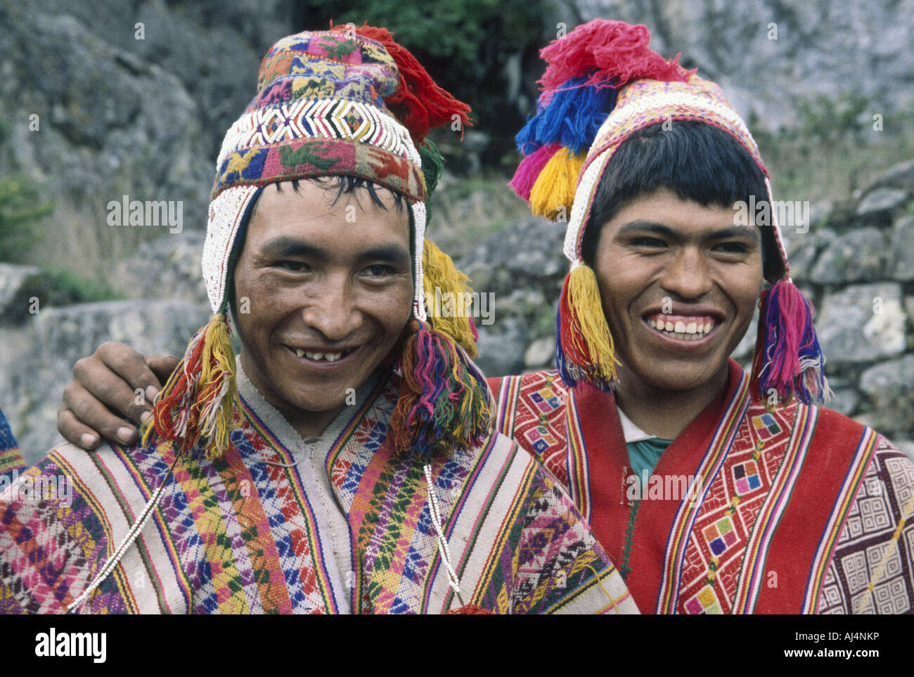 Il Perù Facchini sul Cammino Inca in abito nazionale Foto Stock