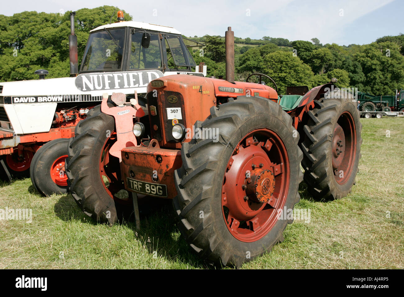 Il nuffield bray 4 10 60 classic il trattore durante la vendemmia il trattore al rally Glenarm Castle open day County Antrim Irlanda del Nord Foto Stock