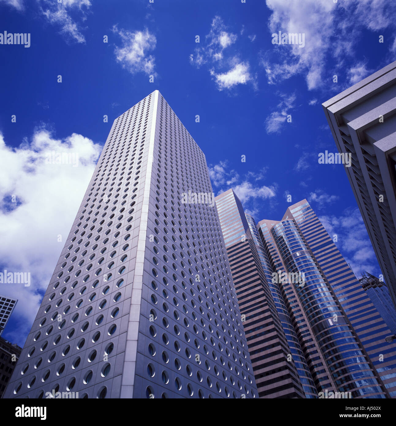 Basso angolo di Jardine House nel centro di Hong Kong Foto Stock