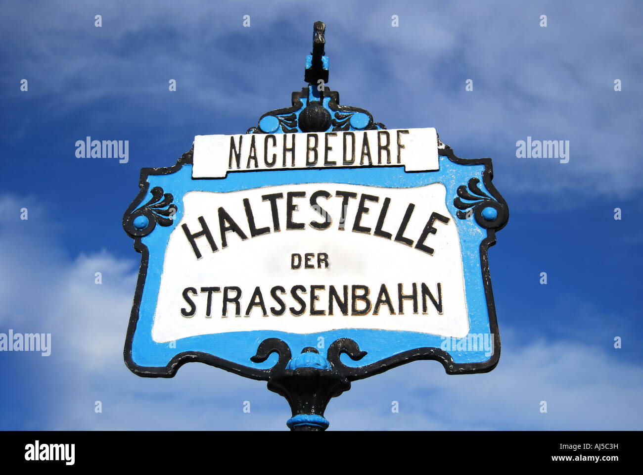 Vienna del tram (Strassenbahn) segnale di stop, Vienna, Wein, la Repubblica d' Austria Foto Stock