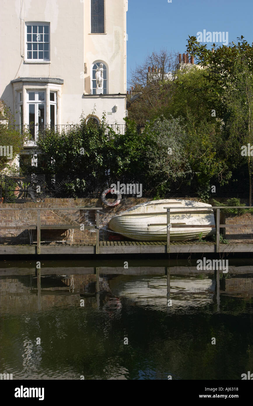 Banchina di sbarco privato sul Regent Canal Londra Foto Stock