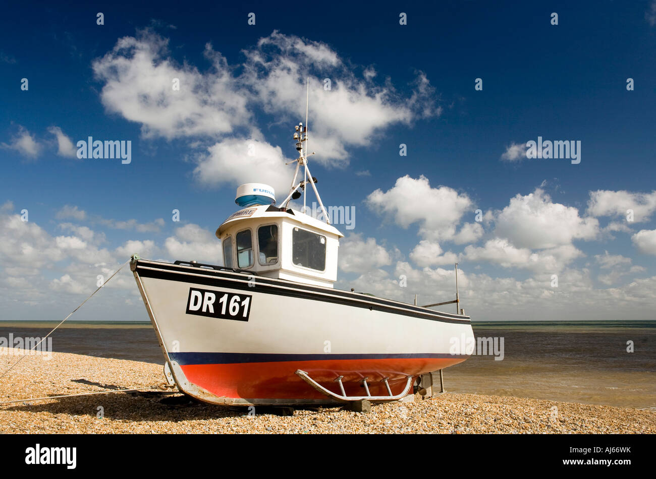 Regno Unito Kent trattare la pesca in barca sulla spiaggia Foto Stock