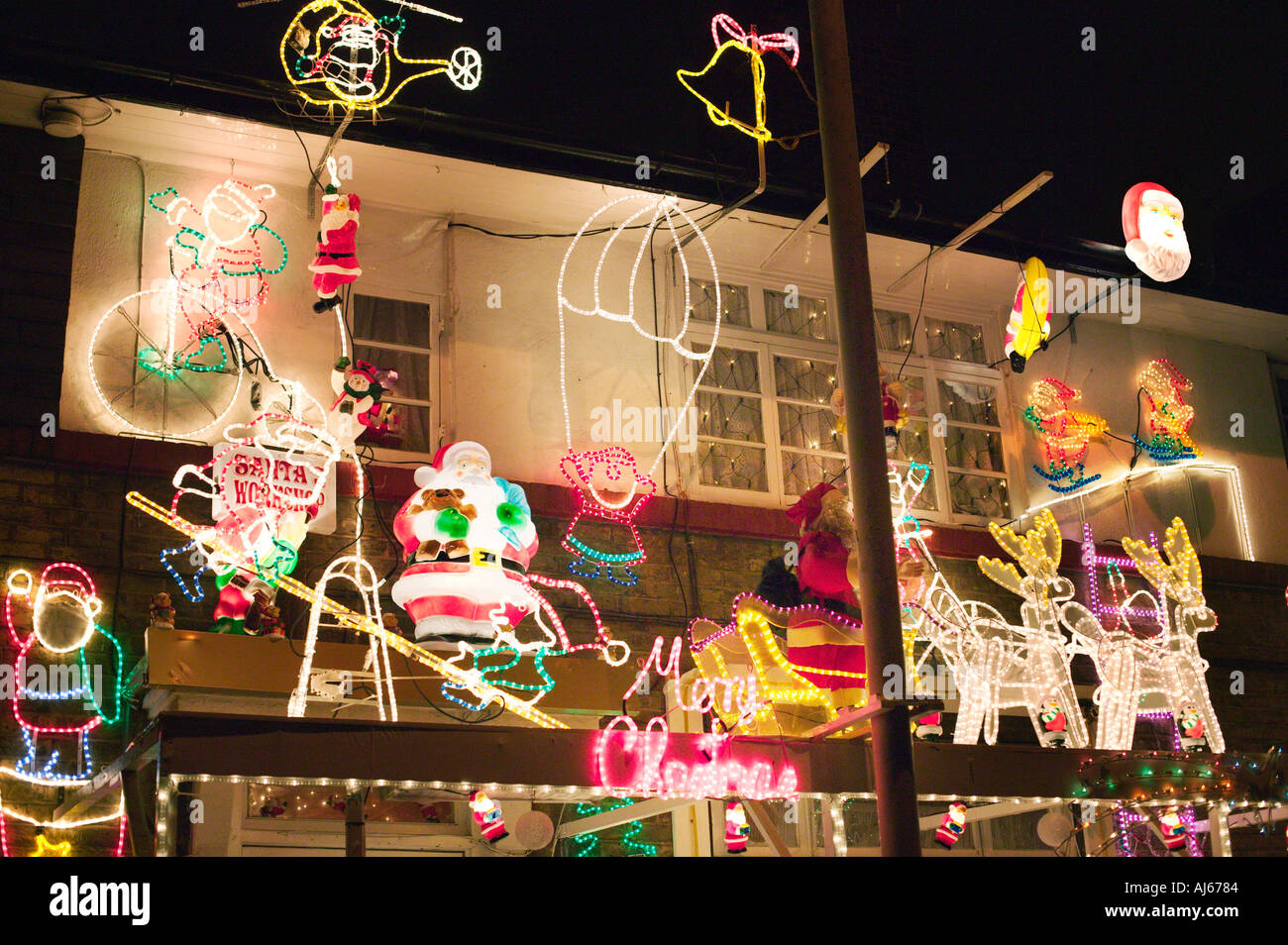 South London House coperti con le luci del Natale REGNO UNITO Foto Stock