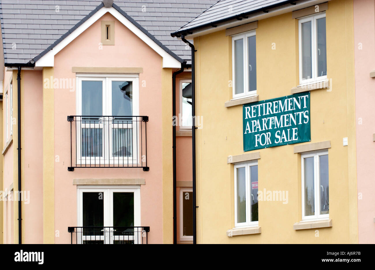 Pensione Appartamenti in vendita su di un nuovo sviluppo nel mercato rurale città di Brecon Galles POWYS REGNO UNITO GB Foto Stock