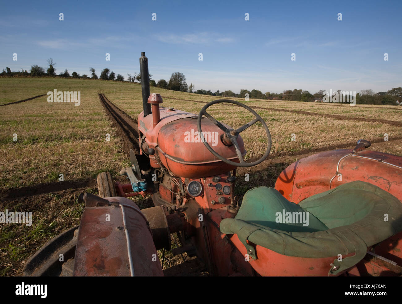 Il Nuffield aratura del trattore REGNO UNITO Foto Stock